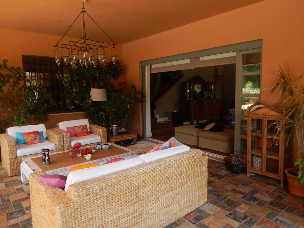 Slow Living Beautiful Villa Rafina  Exterior photo